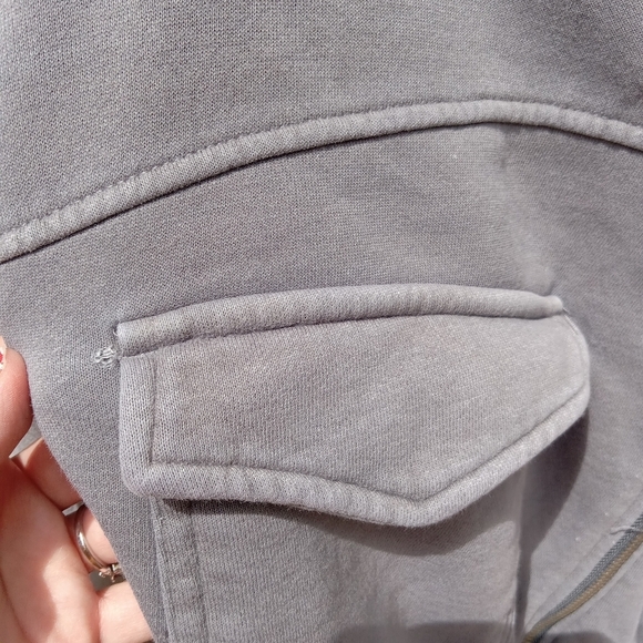 Urban Outfitters Yogi Fleece Gray Cropped Hoodie Sweatshirt Zip Up Sz Medium - Picture 6 of 7
